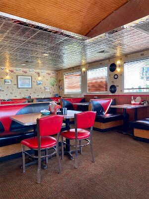 2020-06 Carthage - Iggy's Diner by Kimberly Bertel 5