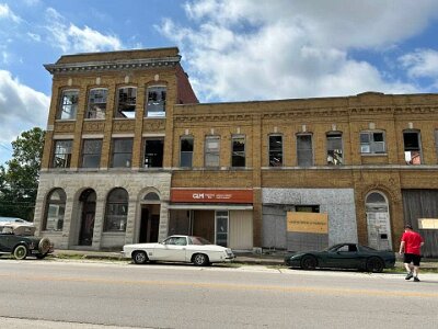 2026-06-20 Carterville - 1st National Bank by Lisa Fariseo Visket