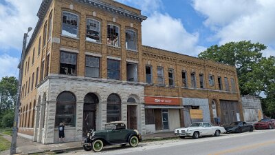 2026-06-20 Carterville - 1st National bank by Mark Girdner