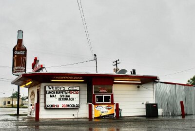 201x Joplin - Woody's wood fire pizza by Mariko Kusakabe