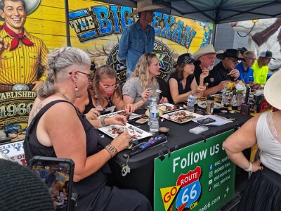 2026-06-19 Joplin - The ladies at the steak challenge (2)