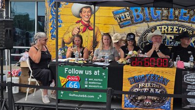 2026-06-19 Joplin - The ladies at the steak challenge (6)