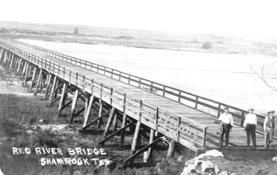 1908 Shamrock - Red River Bridge