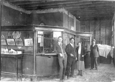 190x Shamrock - Farmers & Merchants Bank Lobby 1