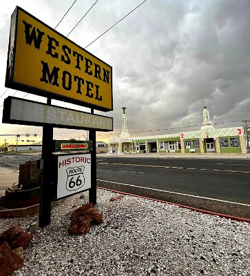 2023-08 Shamrock - Western Motel 2