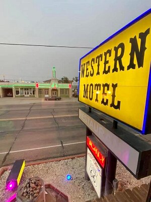 2023-08 Shamrock - Western Motel 5