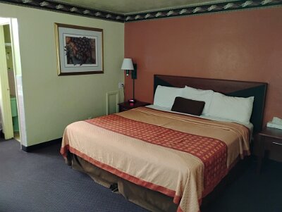 2024-09 Shamrock - Shamrock Country Inn by Randy Marco 3