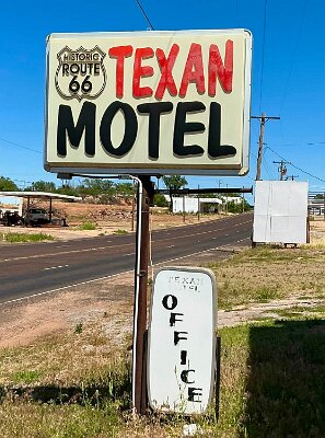 2026-05 Shamrock - Texan motel by Glen Claypool 1