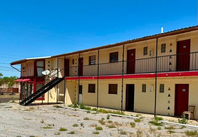 2026-05 Shamrock - Texan motel by Glen Claypool 4