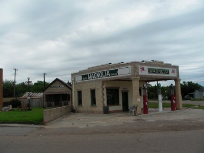 2009-05-09 Magnolia Station (2)