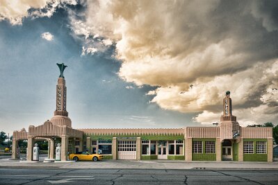 U Drop Inn and Tower Conoco, Shamrock TX U Drop Inn and Tower Conoco, Shamrock TX. Taken ahead of nasty hailstorm.