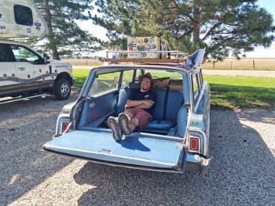 06-16 Groom - Rhys in relax mode