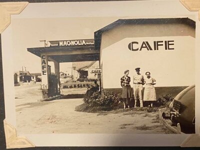 19xx Alanreed - Magnolia Cafe of Emma Lou Griffin with her parents Brooks and Jessie Magee
