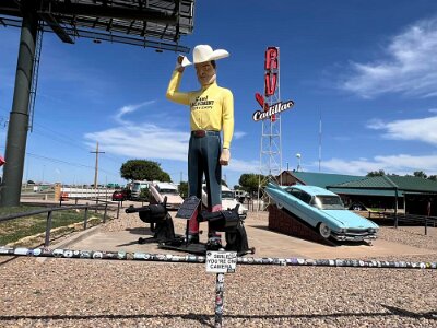 2024-05 Amarillo - Cadillac RV park by Paolo Volpicelli