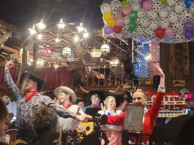 2026-06-15 Amarillo - Dinner in the Big Texan (10)
