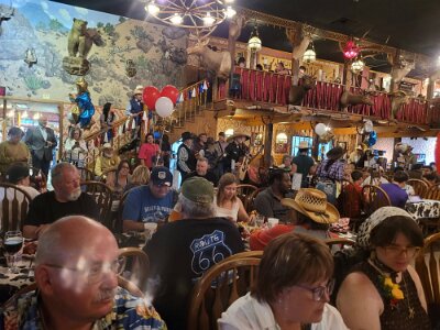 2026-06-15 Amarillo - Dinner in the Big Texan (14)