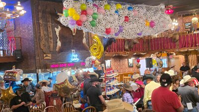 2026-06-15 Amarillo - Dinner in the Big Texan (25)