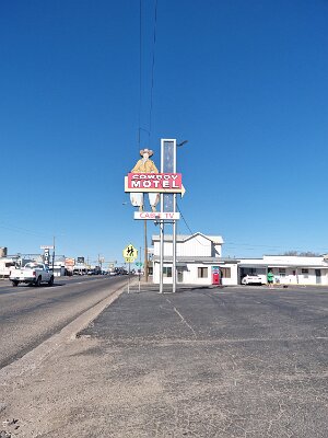 2026-03-20 Amarillo - Cowboy motel (2)