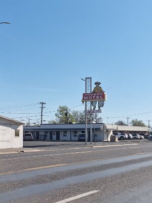 2026-03-20 Amarillo - Cowboy motel (3)