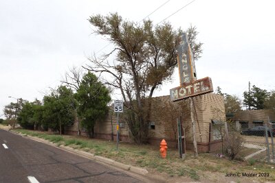 2023-09-06 Amarillo - Traingle motel by John Molder