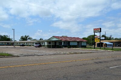 2019-06-02 Vega - Bonanza motel by Tom Walti
