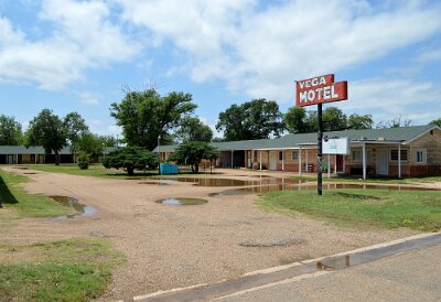 2019-06-02 Vega - Vega motel by Tom Walti