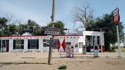 2017 Bent door cafe 1