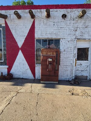2026-04 Adrian - Bent door Cafe by Lizel Burger 4