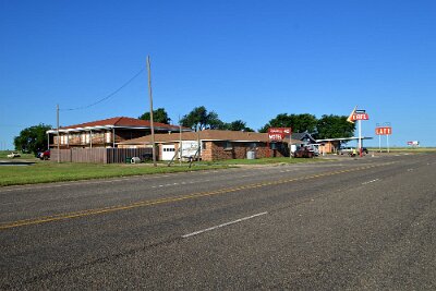 2019-06-03 Adrian - Fabulous Forty motel by Tom Walti