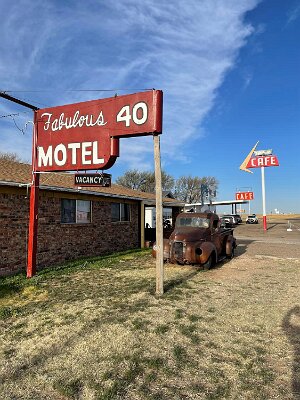 2022-04 Adrian - Fab 40 motel by Wolfgang Wertz