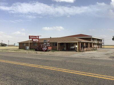 2022-05 Fabulous 40 motel by David McElyea 5