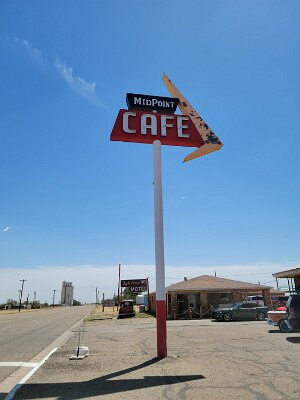 2022-05 Adrian - Midpoint cafe by Corey Hapgood 4