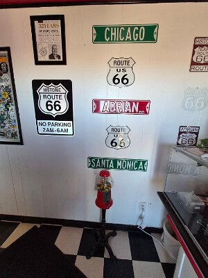 2026-04 Adrian - Midpoint Cafe by Lizel Burger (2)