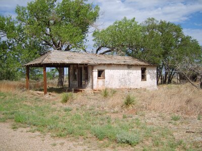 2011 Broyles petrol station (2)