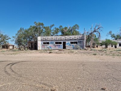 2022-07-26 Glenrio - Stateline bar and postoffice