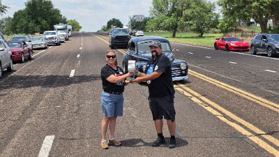 2026-06-15 Glenrio - Trophee handover by Lisa Fariseo Visket (2)