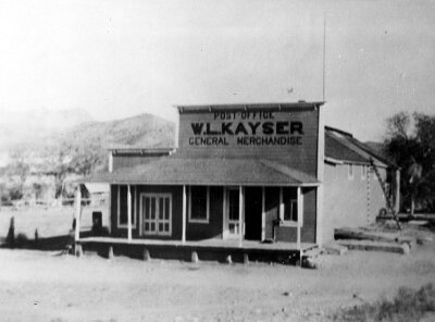 19xx Hackberry - Lee Kayser's store