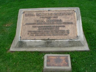 898 End of Route66 monument